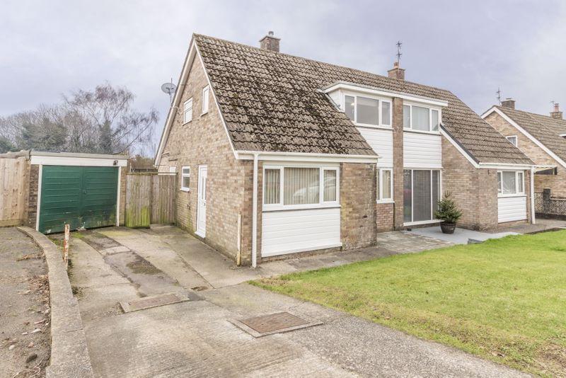 Bryn Siriol, Caerphilly REF00012391 3 bed bungalow £210,000