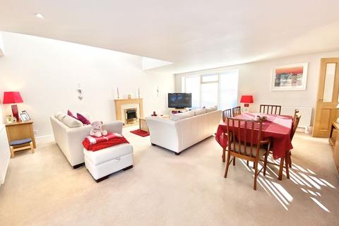 84 Midton Road, Ayr, KA7 2TP