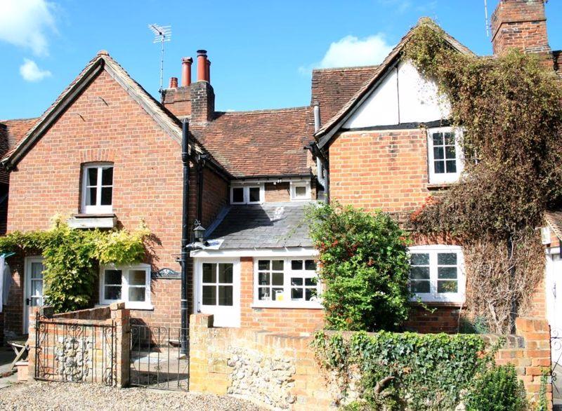 Church Street, Chesham 1 bed terraced house £925 pcm (£213 pw)