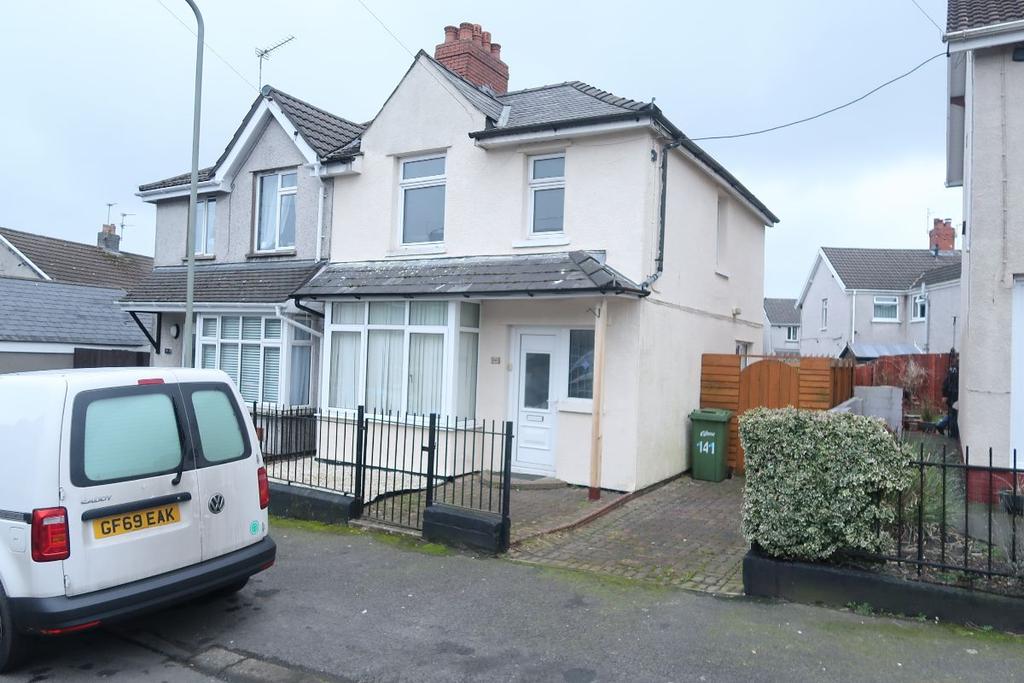 Penybryn Avenue, Cefn Fforest, Blackwood 3 bed semidetached house £