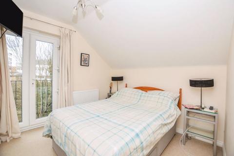 13 Avon Place, Salisbury, SP1 2ET