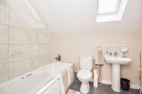 13 Avon Place, Salisbury, SP1 2ET