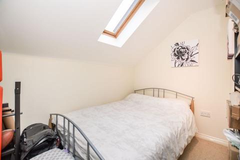 13 Avon Place, Salisbury, SP1 2ET