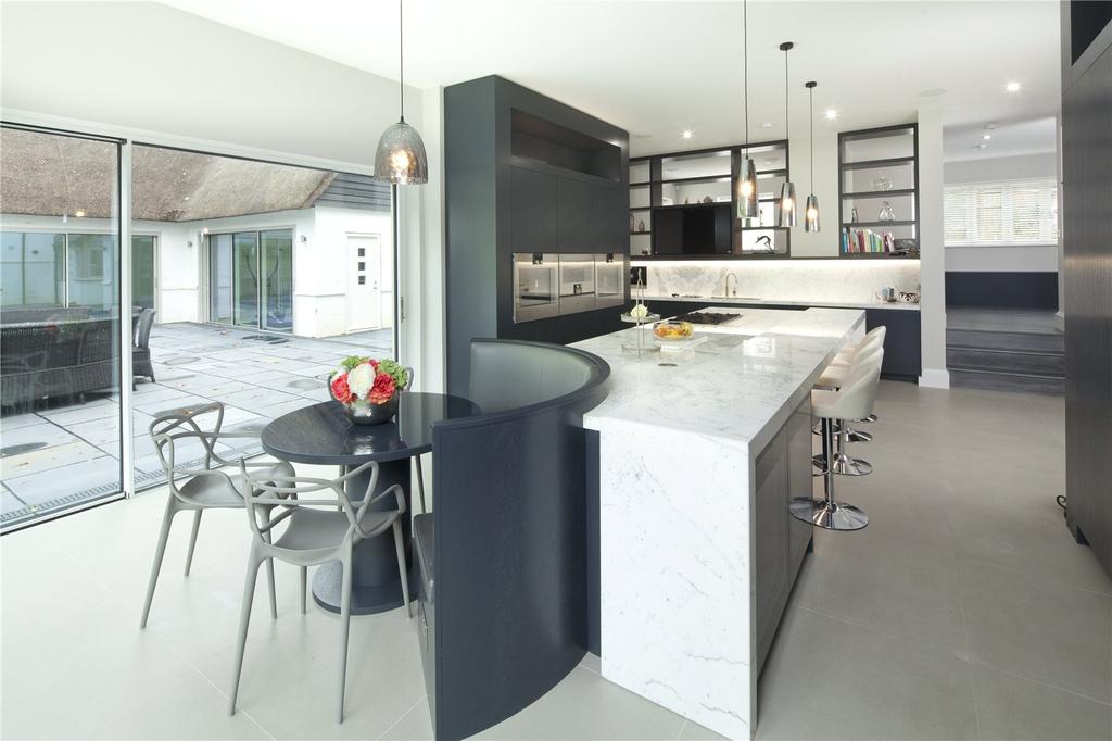 Kichen/Breakfast Rm
