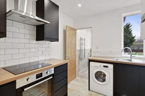 115 Wide Way, Mitcham, CR4 1BQ