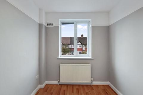 115 Wide Way, Mitcham, CR4 1BQ