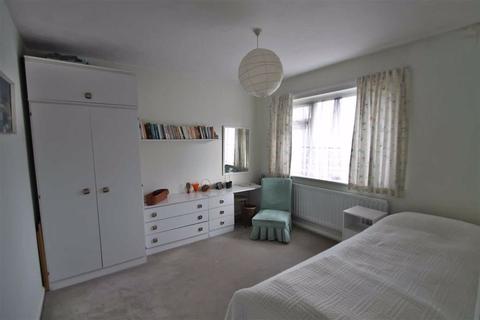 19 Cricketers Drive, Meopham, Gravesend, DA13 0AX
