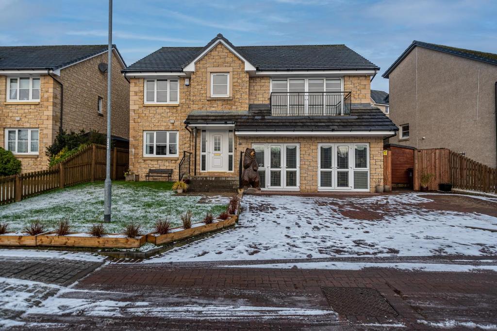 Carnach, Alloa 5 bed detached house £299,995