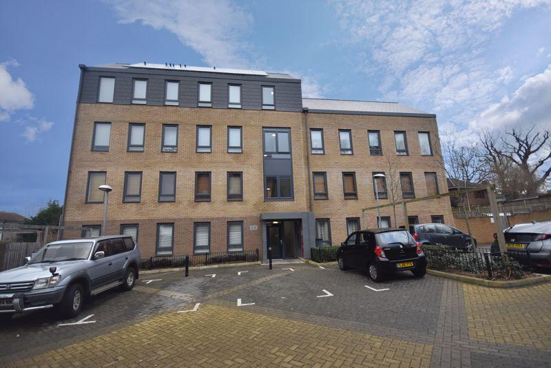 Cranwell Road, Tunbridge Wells 2 bed apartment £225,000