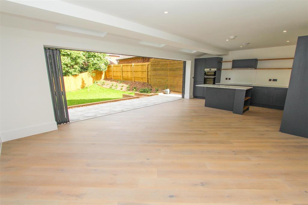Bath Hill, Keynsham, Bristol 5 bed detached house £825,000