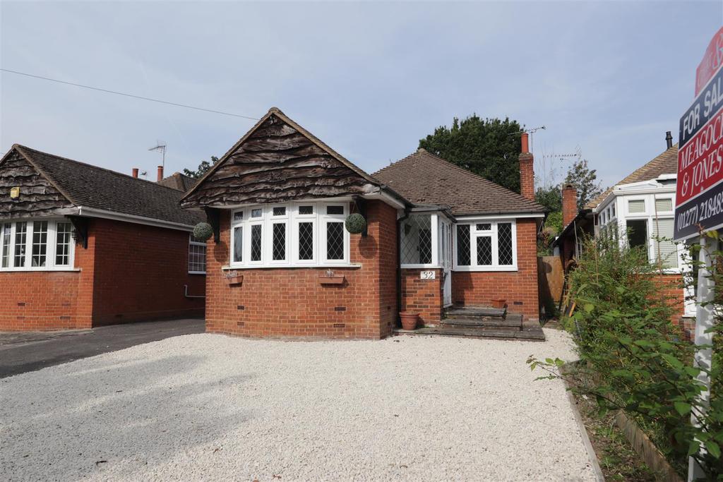 Hunter Avenue, Shenfield, Brentwood 3 bed detached bungalow £640,000