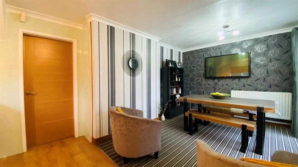 Watson Close Kitchen 6.jpg