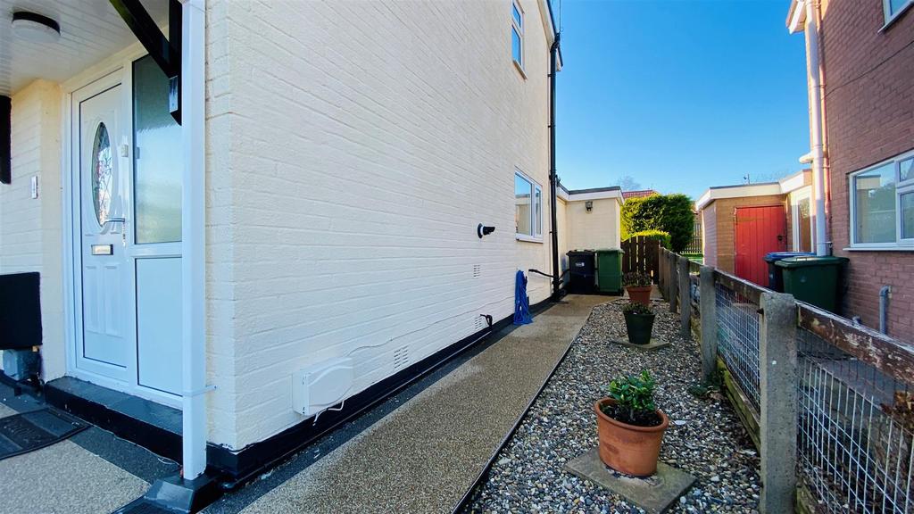 Watson Close External 5.jpg