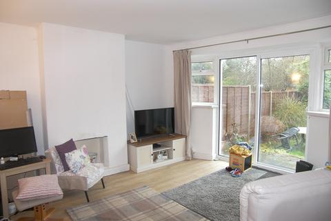 14 Brackendale, Potters Bar, EN6 2LU