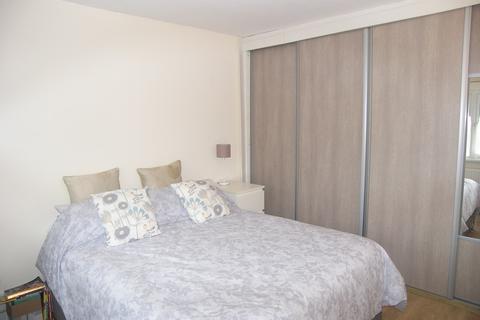 14 Brackendale, Potters Bar, EN6 2LU