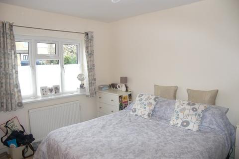14 Brackendale, Potters Bar, EN6 2LU