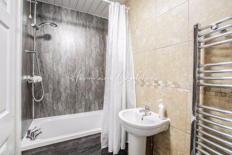 18 Orchard Place, Cardiff, CF11 9DY