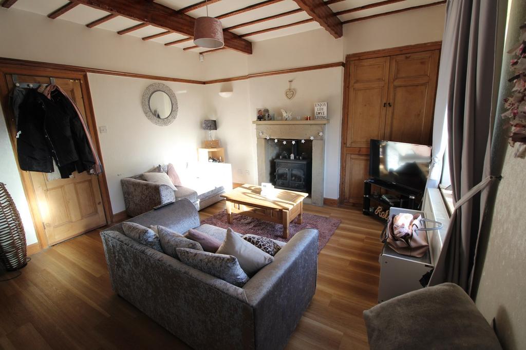 Ingrow Lane, Keighley, BD22 2 bed terraced house £95,000