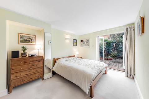 Flat 1, 27 Raeburn Street, London, SW2 5QT