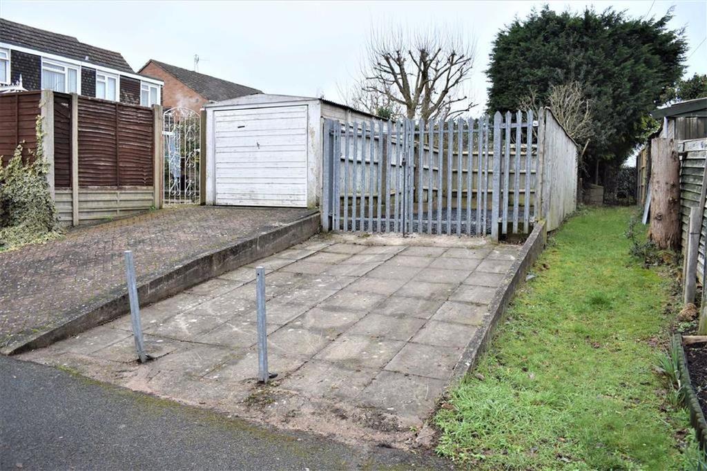 Everard Close, Worcester Land £15,000
