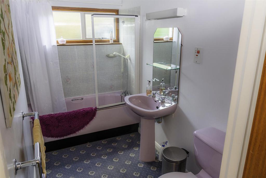 Bathroom ground.jpg
