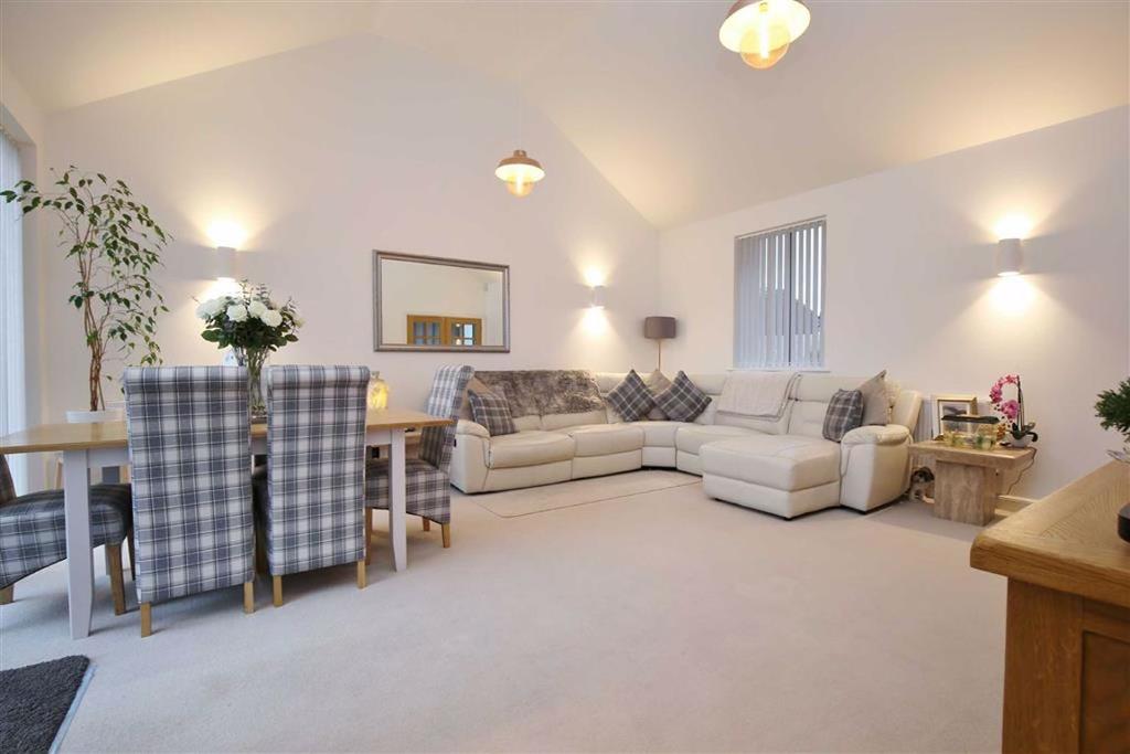 Stansted, Kent 2 bed semidetached bungalow £425,000