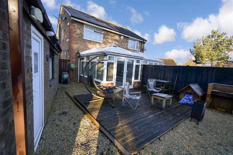 28 Brackley Close, Hull, HU8 8EF