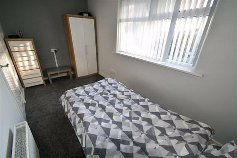 28 Brackley Close, Hull, HU8 8EF