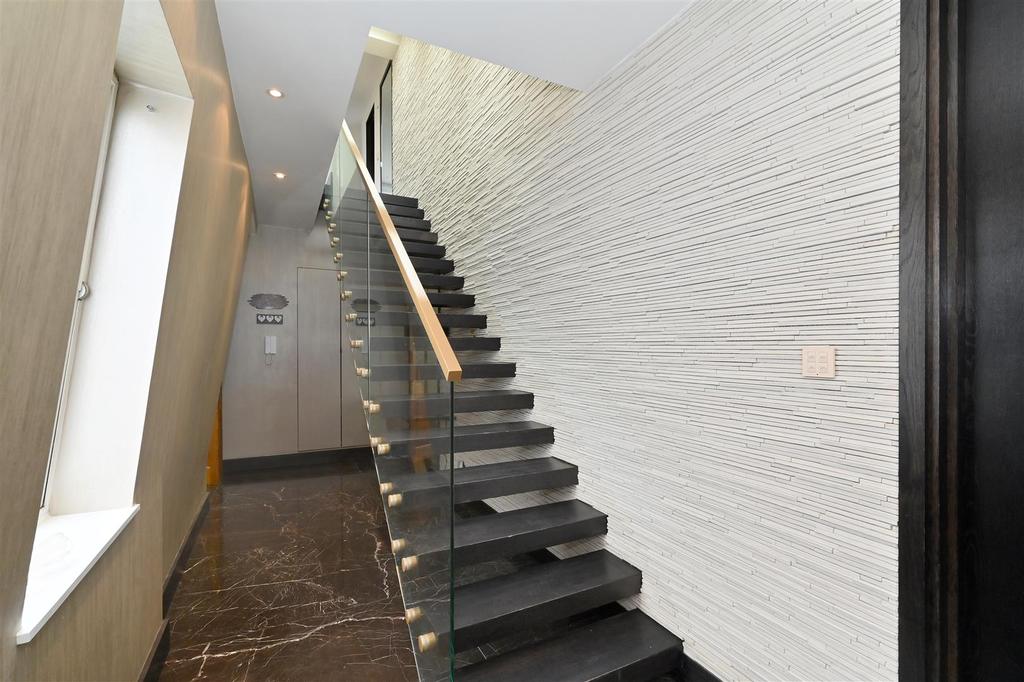 Penthouse-D-15-Portman-Square (6).JPG