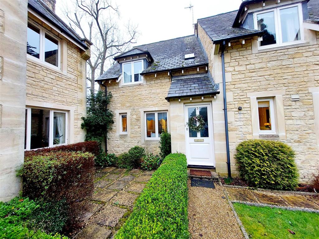 Academy Drive, Corsham 3 bed semidetached house £370,000