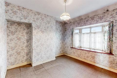 5 Perimeade Road, Perivale, Greenford, UB6 7AR