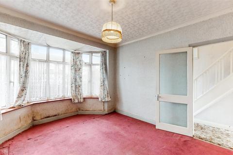 5 Perimeade Road, Perivale, Greenford, UB6 7AR