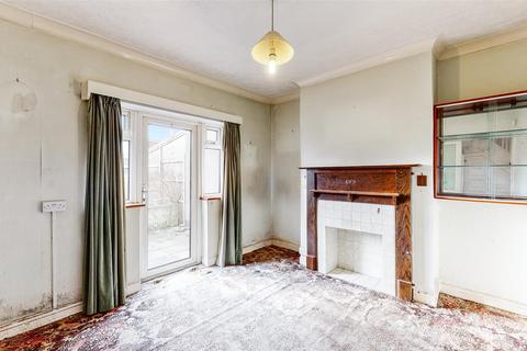 5 Perimeade Road, Perivale, Greenford, UB6 7AR