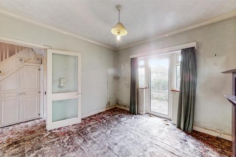 5 Perimeade Road, Perivale, Greenford, UB6 7AR