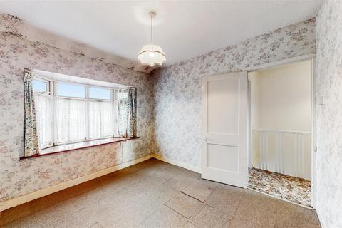 5 Perimeade Road, Perivale, Greenford, UB6 7AR