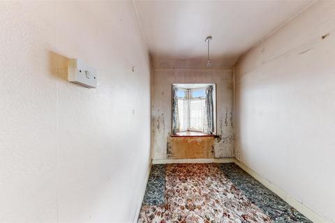 5 Perimeade Road, Perivale, Greenford, UB6 7AR