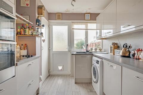 48 Bramble Road, Leigh-on-sea, SS9 5HB