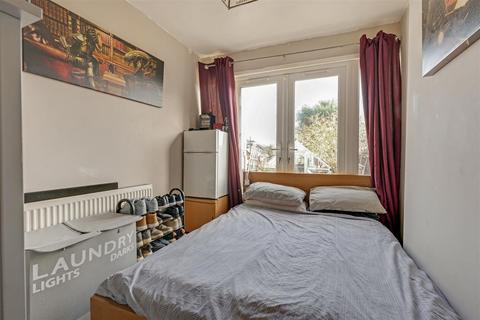 48 Bramble Road, Leigh-on-sea, SS9 5HB