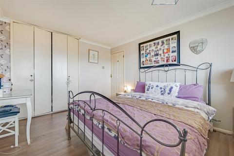 48 Bramble Road, Leigh-on-sea, SS9 5HB