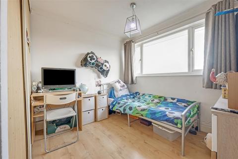 48 Bramble Road, Leigh-on-sea, SS9 5HB