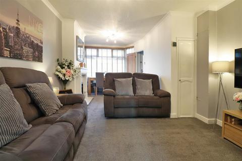 88 Holmsdale Grove, Bexleyheath, DA7 6NY