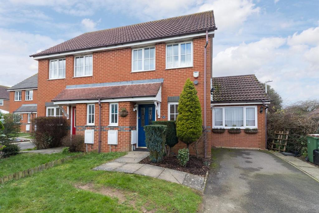 Pritchard Drive, Hawkinge, Folkestone 2 bed semidetached house £240,000