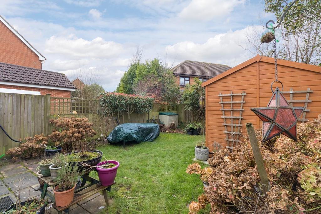 Pritchard Drive, Hawkinge, Folkestone 2 bed semidetached house £240,000