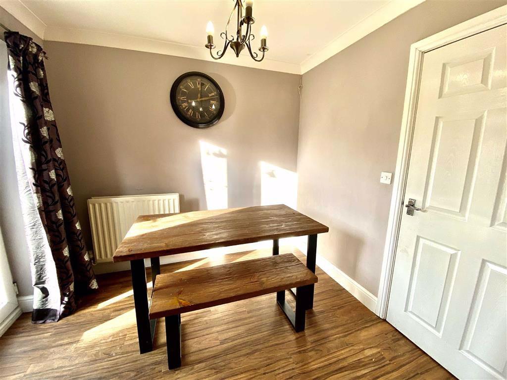Dining room (rear)