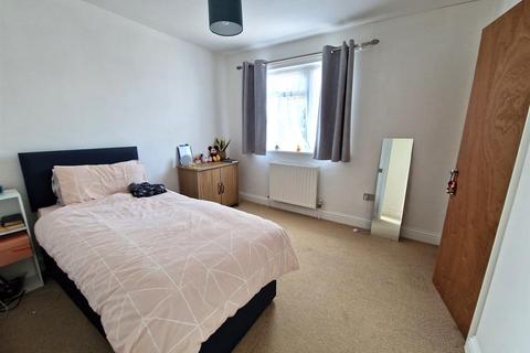 1 bedroom maisonette to rent, Canons Road, Ware