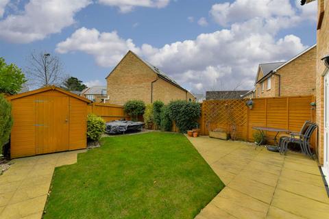 48 Parkview Way, Epsom, KT19 8FF
