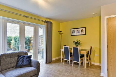 48 Parkview Way, Epsom, KT19 8FF