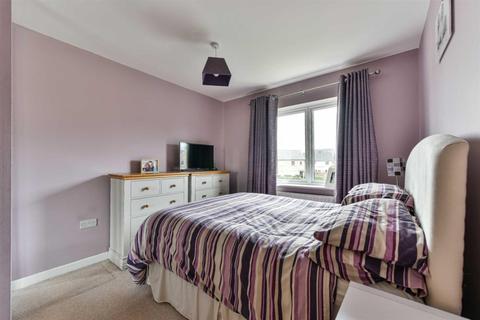 48 Parkview Way, Epsom, KT19 8FF
