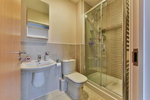 48 Parkview Way, Epsom, KT19 8FF