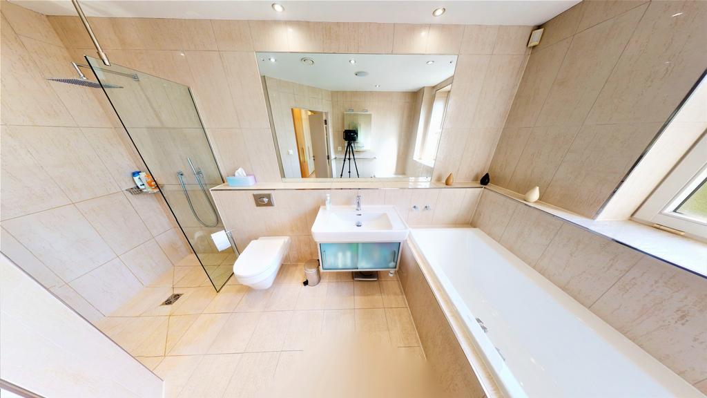 Master En-Suite